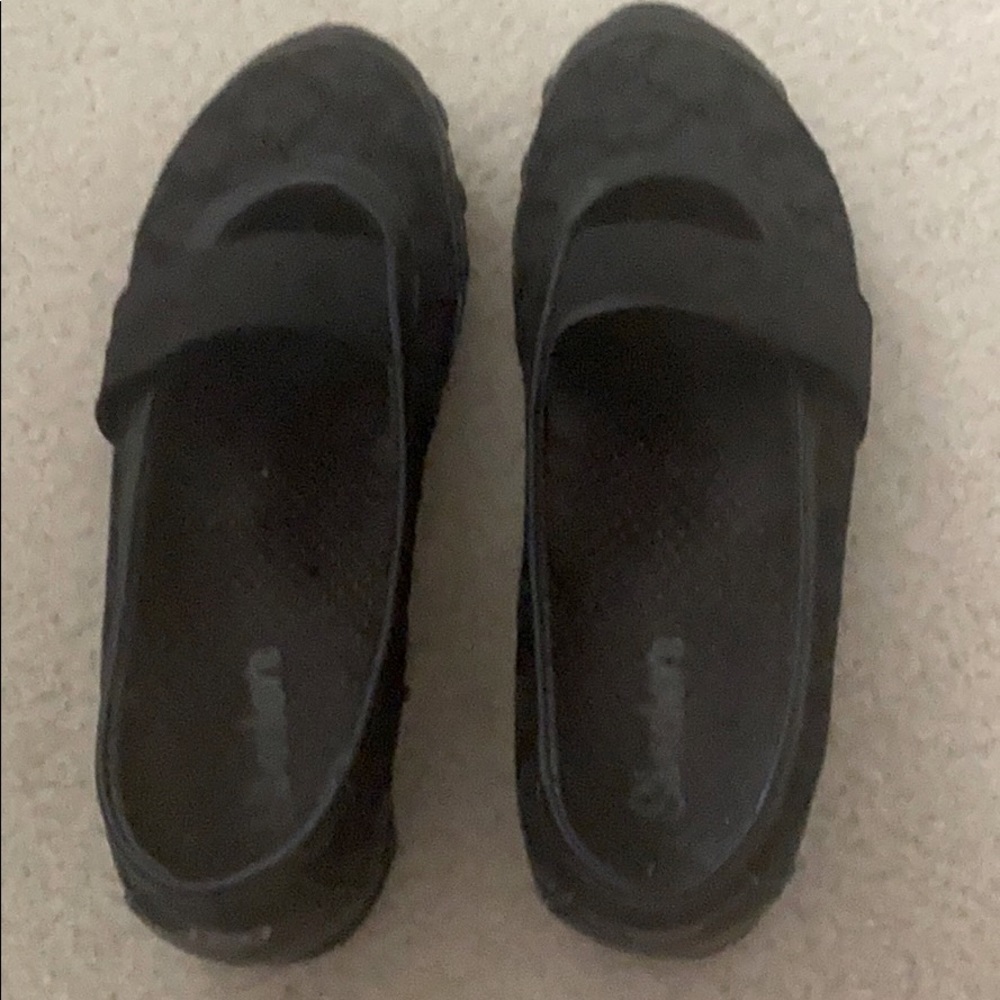 Sketchers Shoes